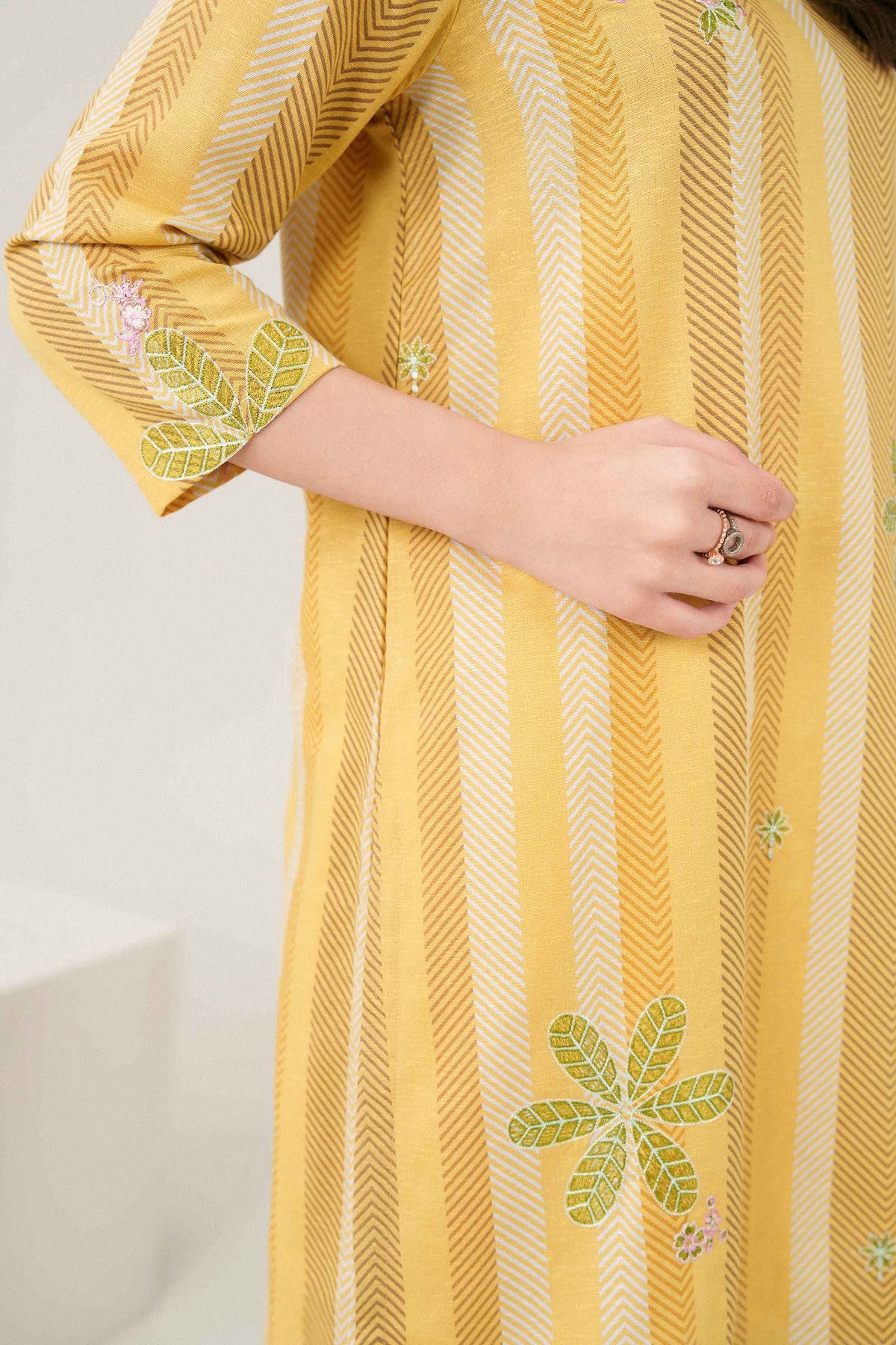 Printed Embroidered Shirt - ST1SE-PRET26WV2-17
