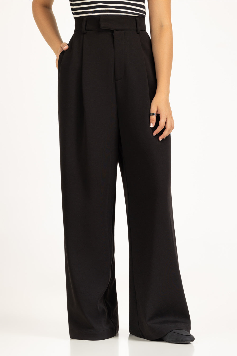 Wide Leg Fit Pant