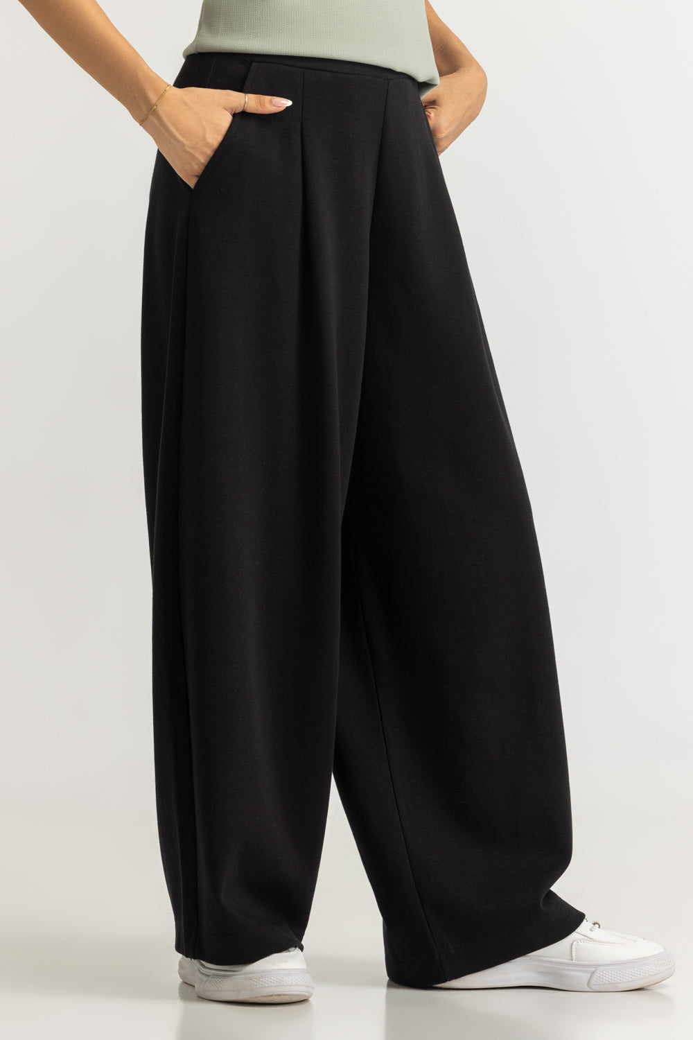 Barrel Fit Trousers
