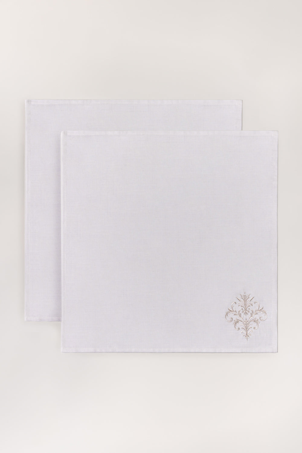 https://cdn.shopify.com/s/files/1/0706/3253/8159/files/Sand2pcsembroiderednapkinset_2.jpg?v=1780745040