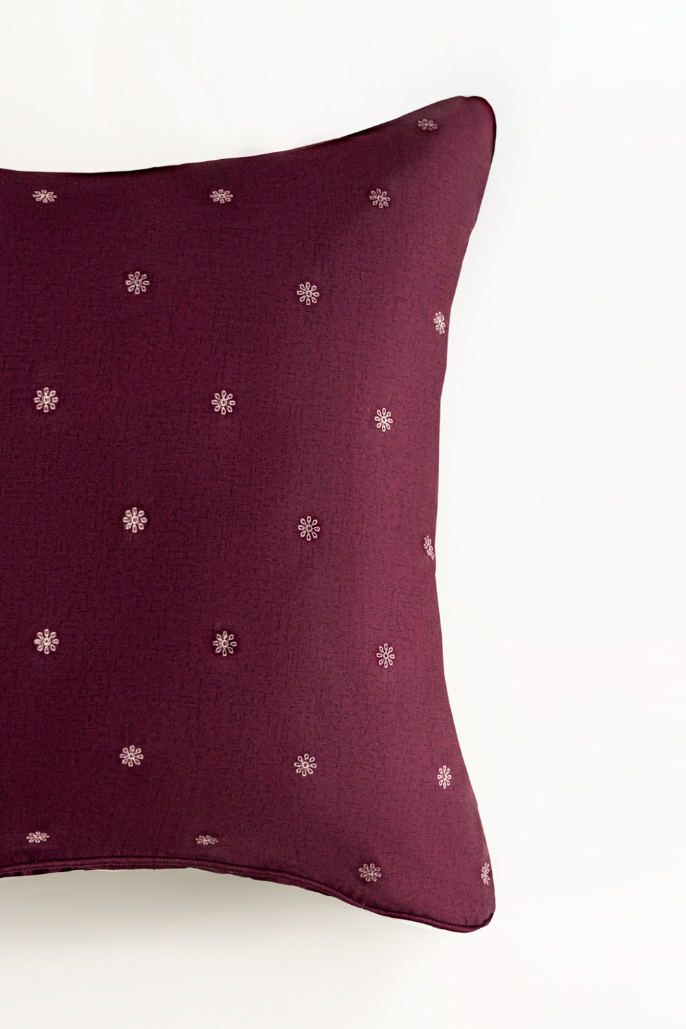 https://cdn.shopify.com/s/files/1/0706/3253/8159/files/Schiffli-T-200-Euro-Sham-Cushion-Cover-gulahmed-closeup_2.jpg?v=1761814920