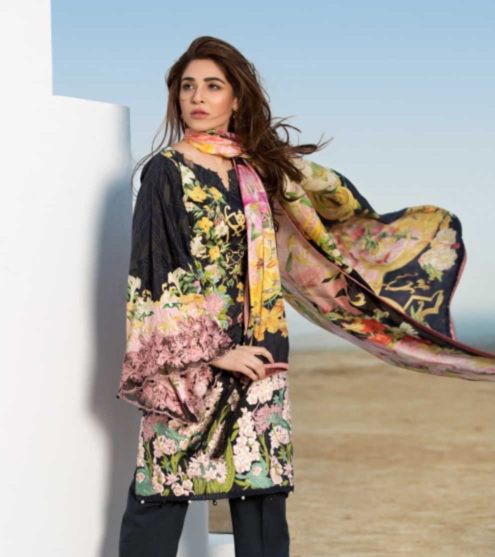 Whimsy Wanderer – Onyx