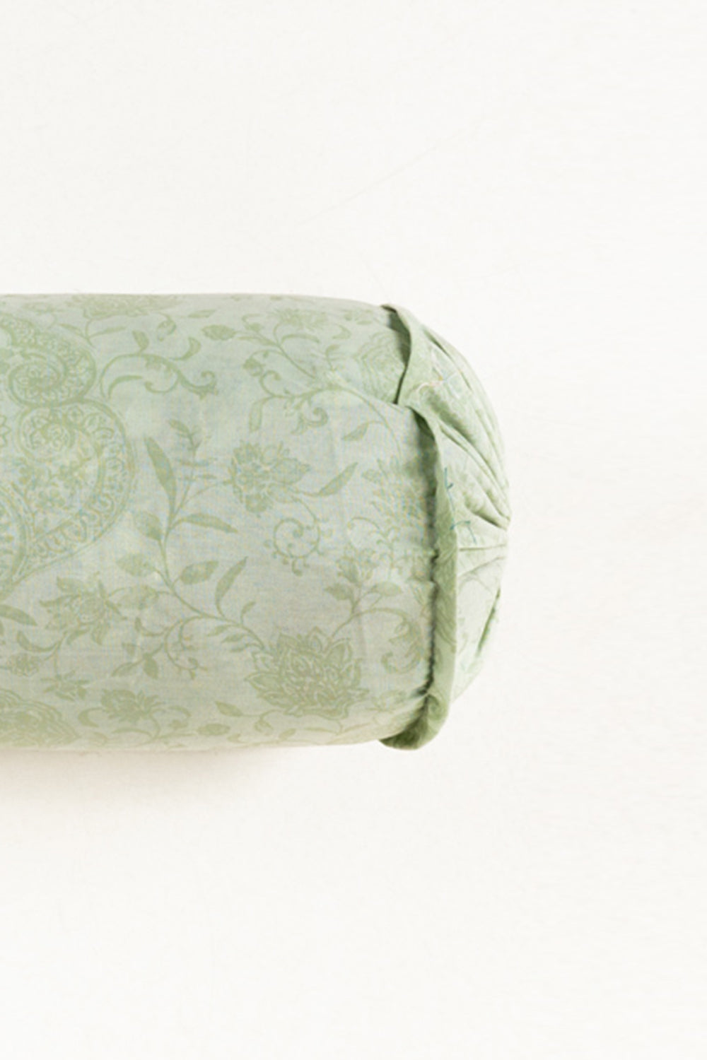 https://cdn.shopify.com/s/files/1/0706/3253/8159/files/SeacrestT-150NeckRollCushionCover_2.jpg?v=1773814727