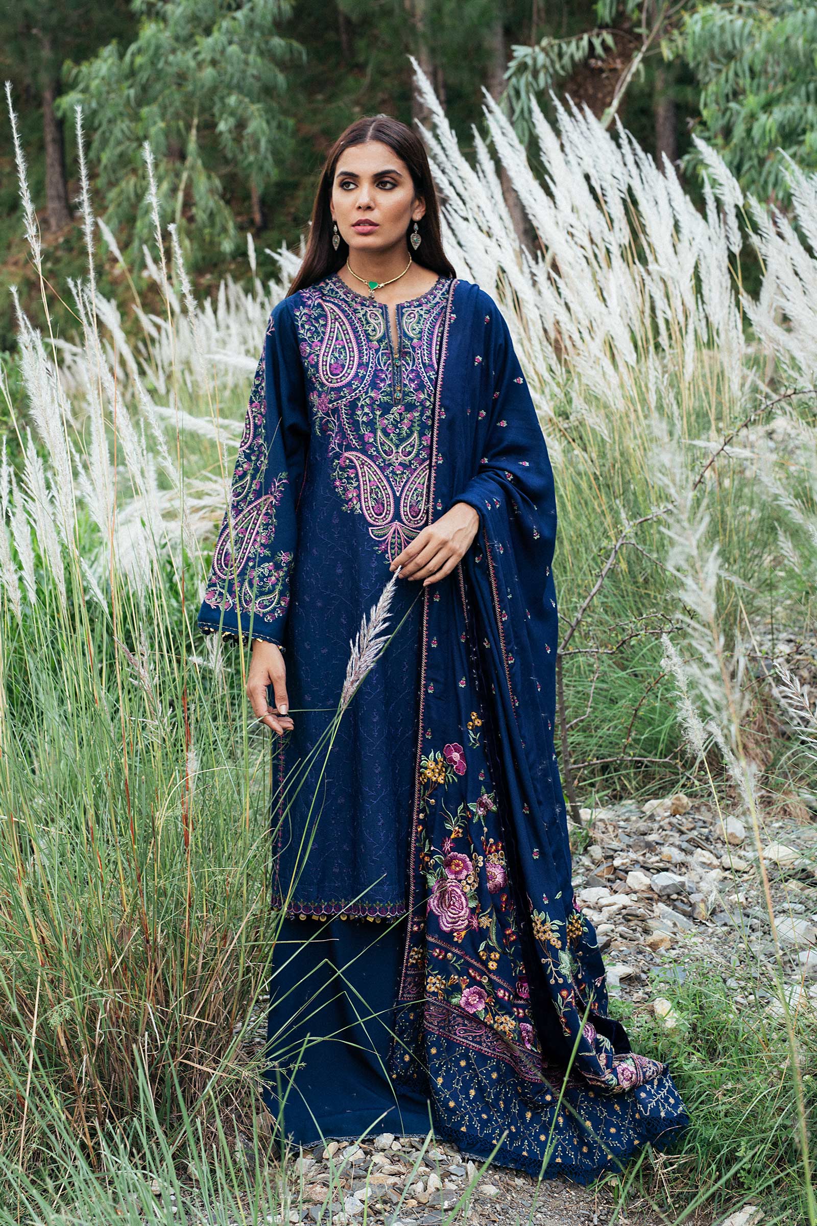 https://cdn.shopify.com/s/files/1/0340/8376/6405/products/Soha.jpg?v=1637830887