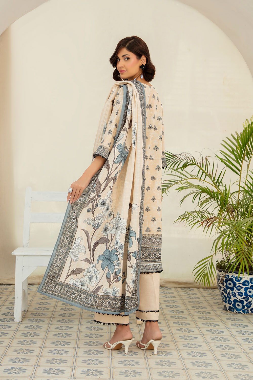 https://cdn.shopify.com/s/files/1/0706/3253/8159/files/Stripe-Khaddar-Dupatta-Khaddar-Shirt-Dyed-Trouser-Gulahmed-SD-52192-Back.jpg?v=1763192025