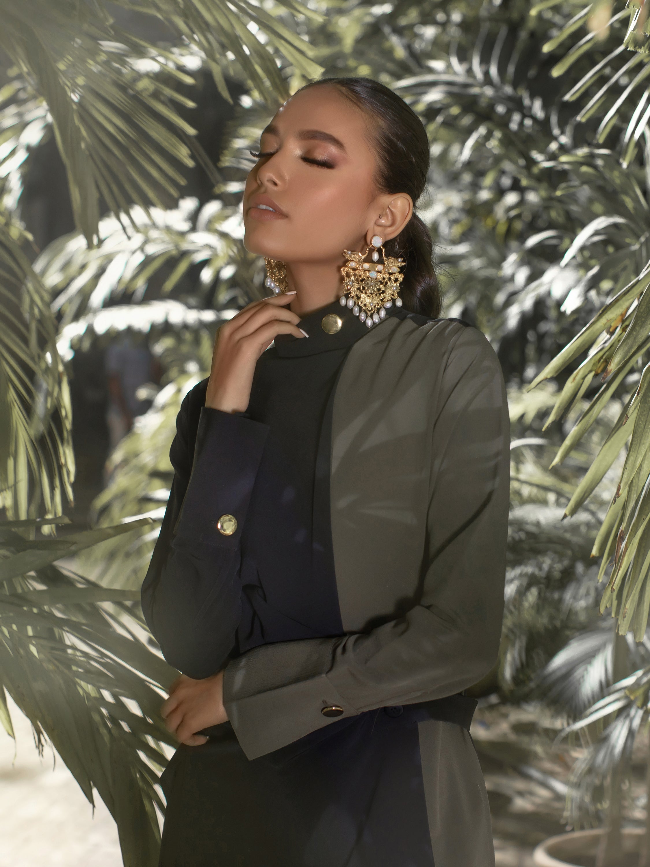 Nia - Black & Olive