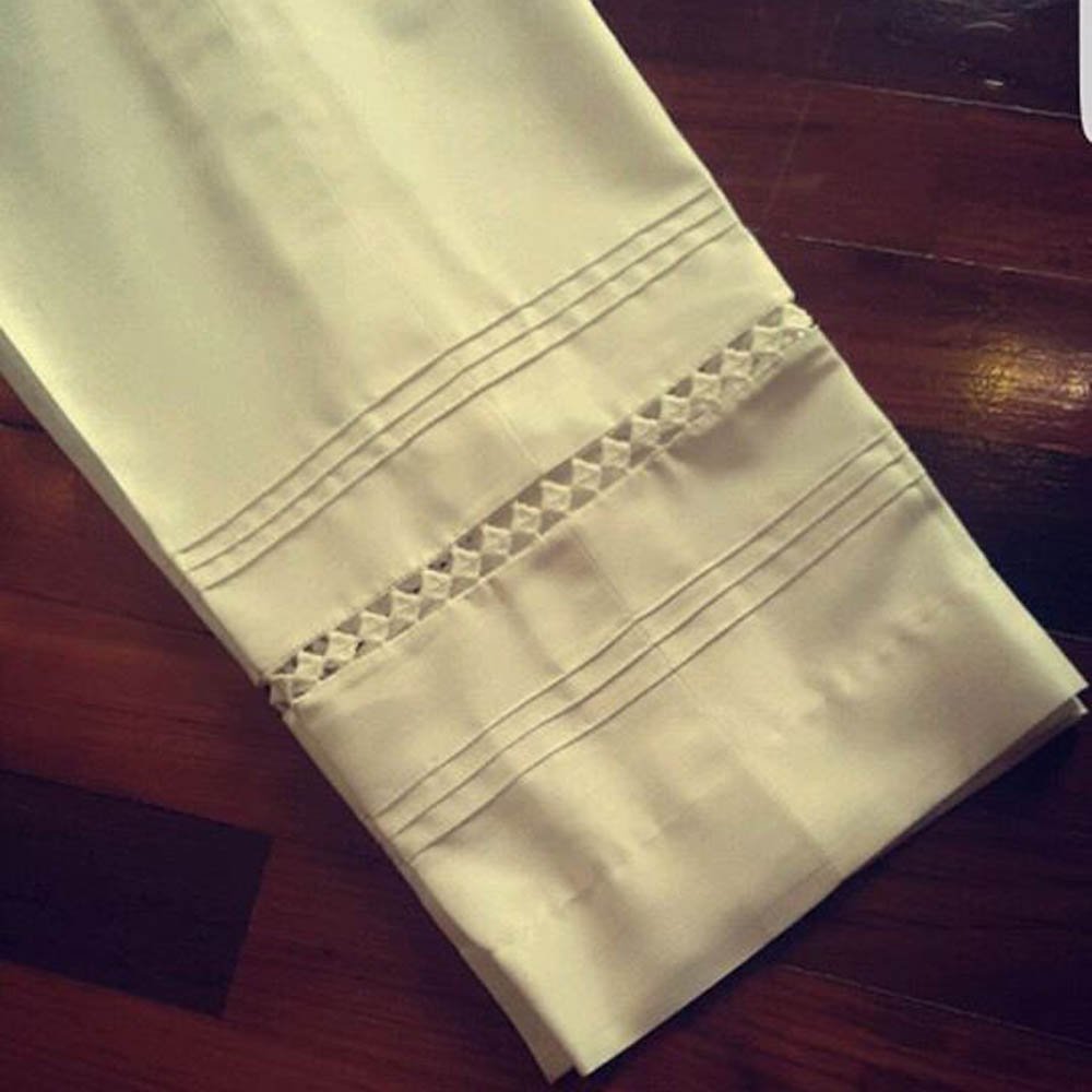 Straight Pants With Pleates And Lace