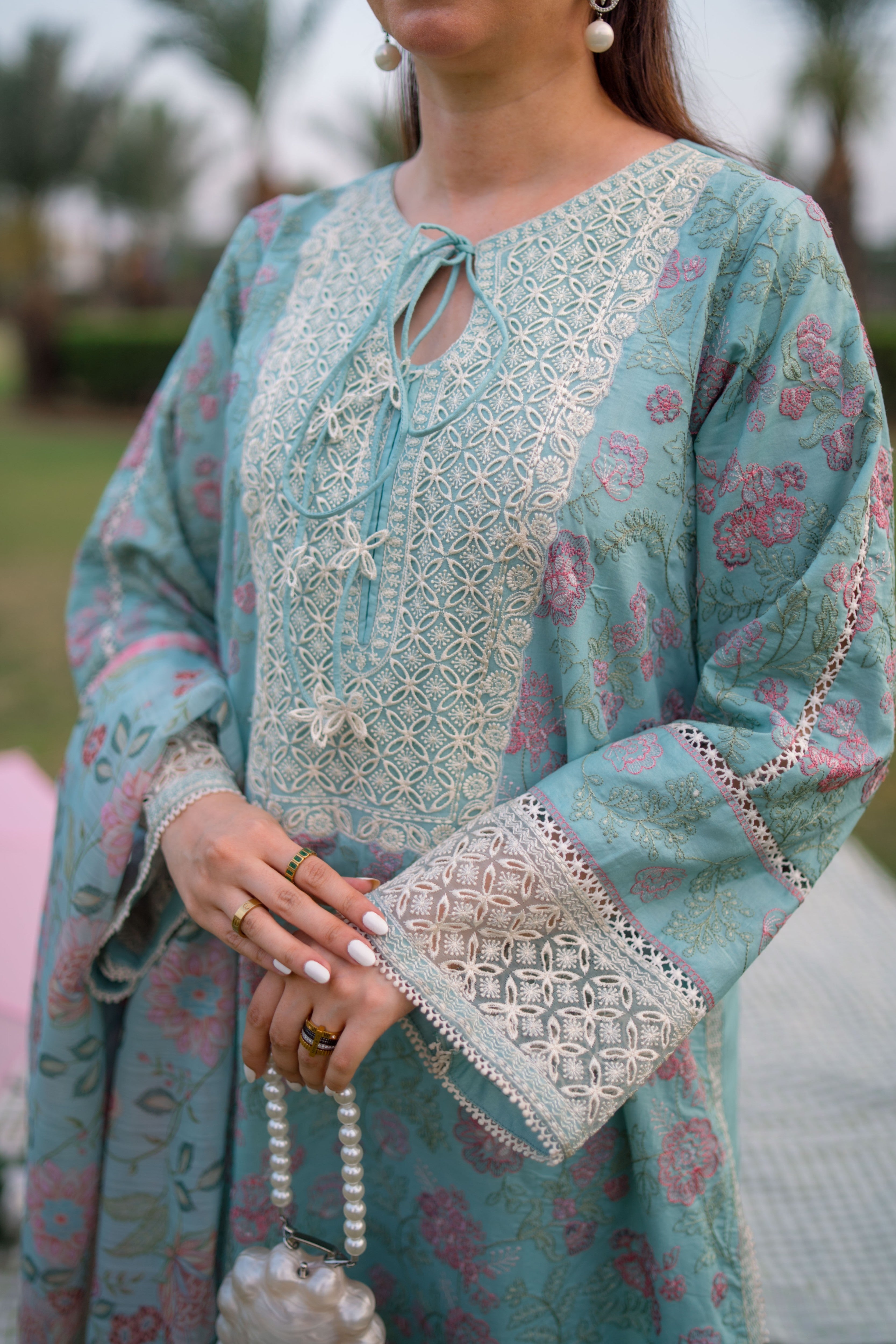 Aneelas Luxury Lawn Emb 3pc [LUX-26-47] [Dispatch Time 2.5 Months]