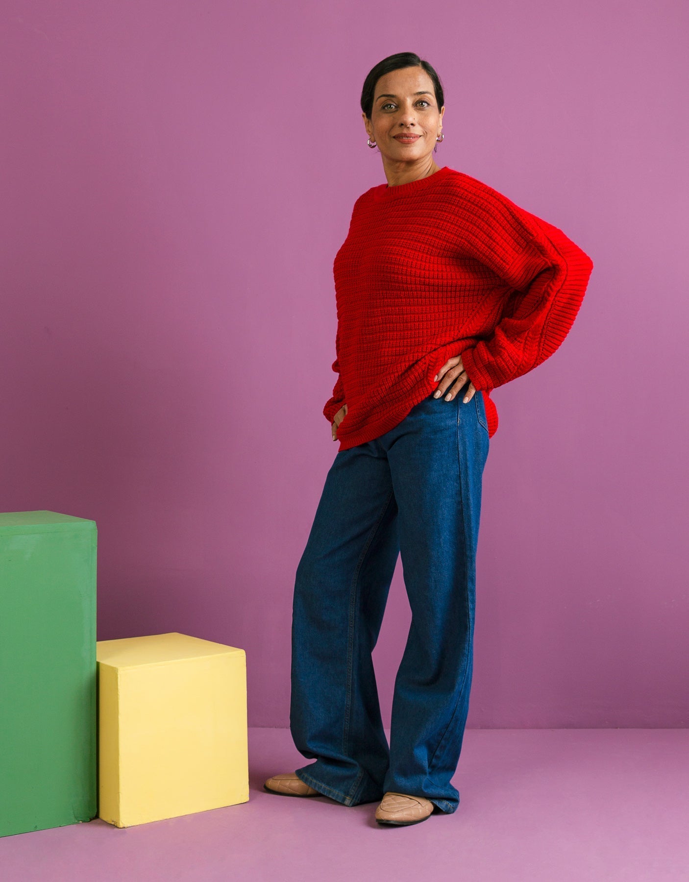 SOLID COLORED SWEATER