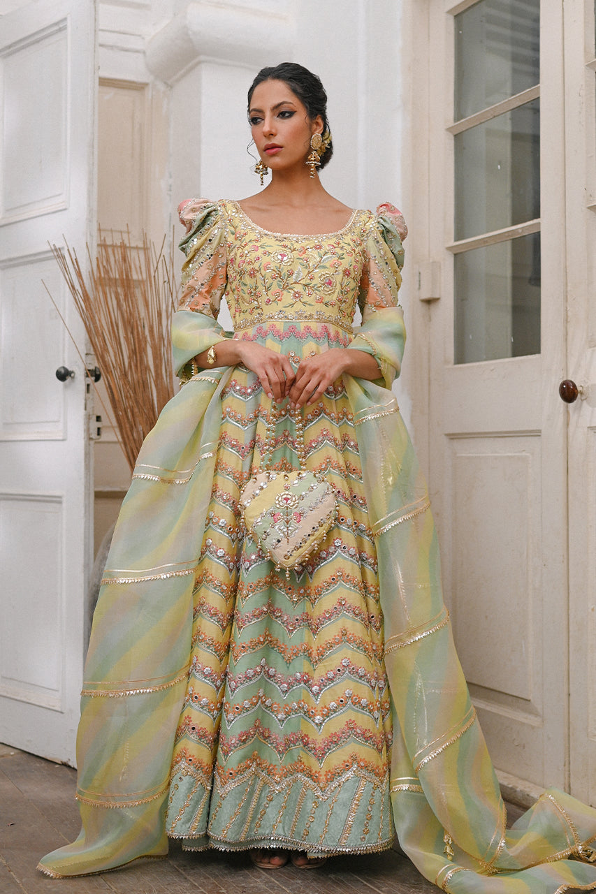 https://cdn.shopify.com/s/files/1/0588/3661/5221/products/Talia_1.jpg?v=1678354161