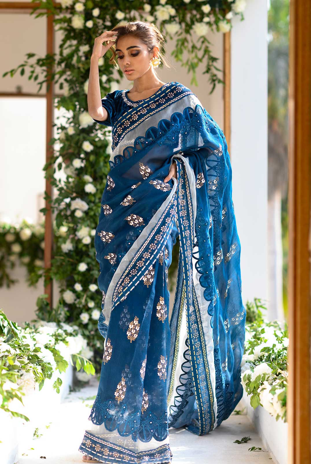 https://cdn.shopify.com/s/files/1/0567/2953/4537/products/Teal-saari-4.jpg?v=1661409323