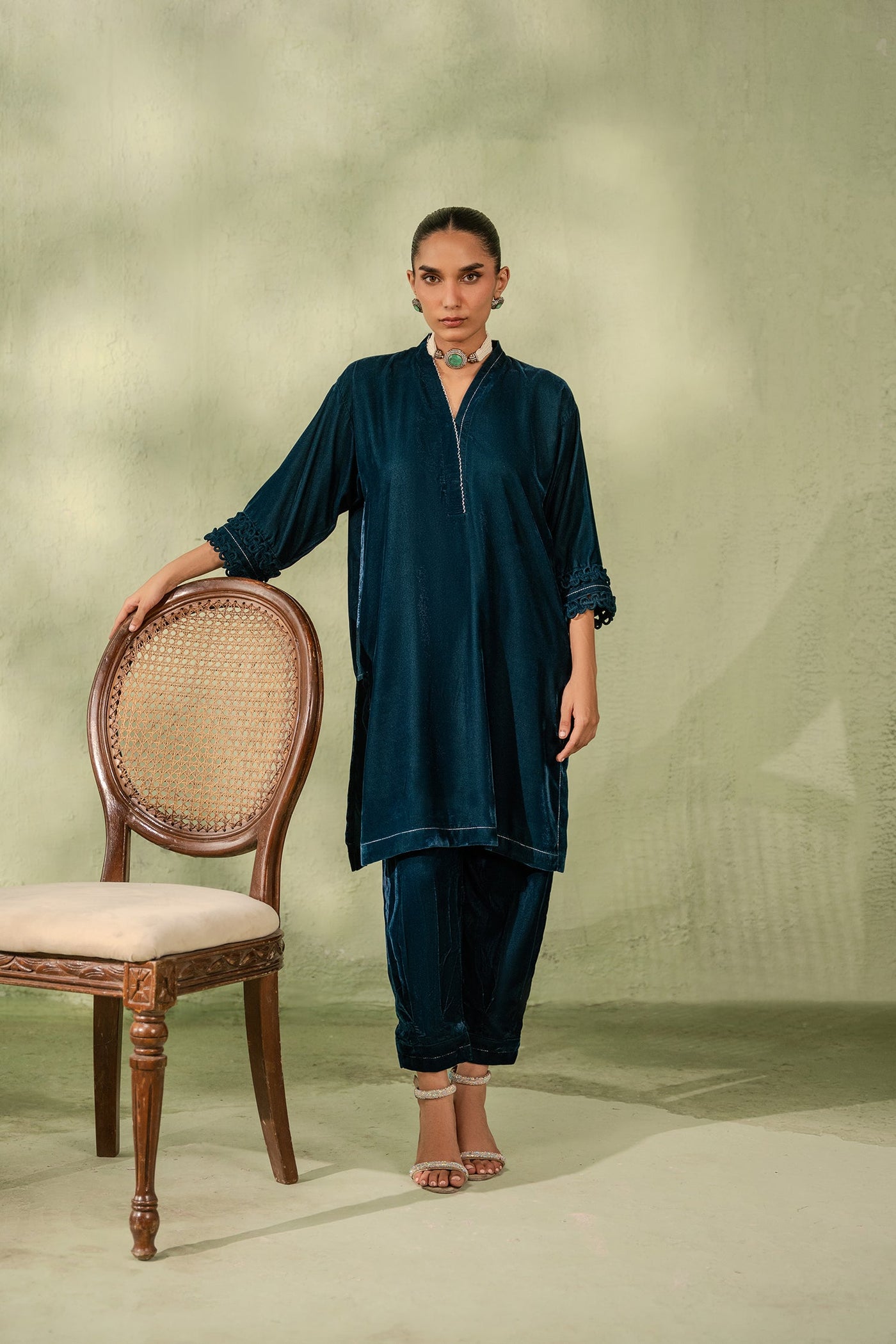 https://cdn.shopify.com/s/files/1/0663/9616/0233/files/True_Teal_3.jpg?v=1763029917