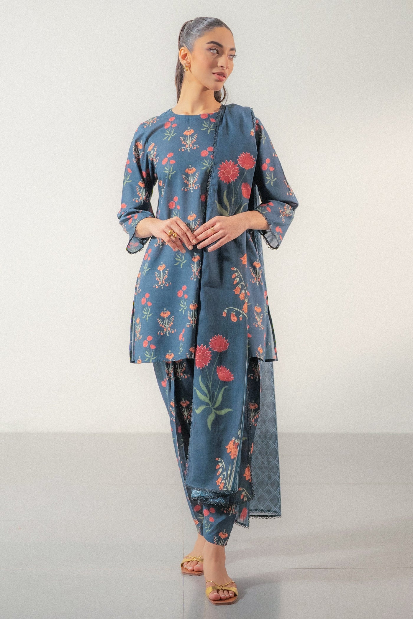 https://cdn.shopify.com/s/files/1/0568/3308/1529/files/U00668-BK0-6_a33b41cb-1815-4274-a239-4d2f4fce289f.jpg?v=1762514012