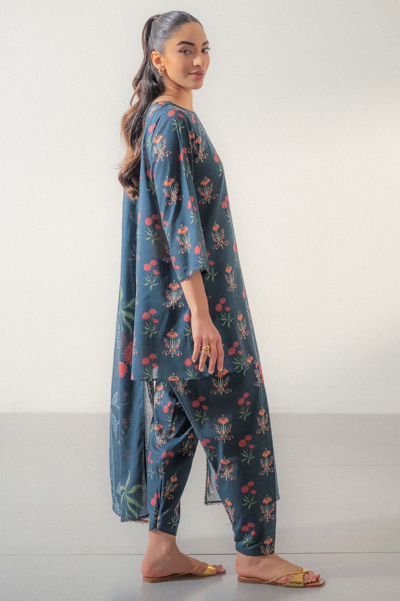 https://cdn.shopify.com/s/files/1/0568/3308/1529/files/U00668-BK0-7_f9a8a220-9df2-4a7c-bbc0-89e6444394c4.jpg?v=1762514012