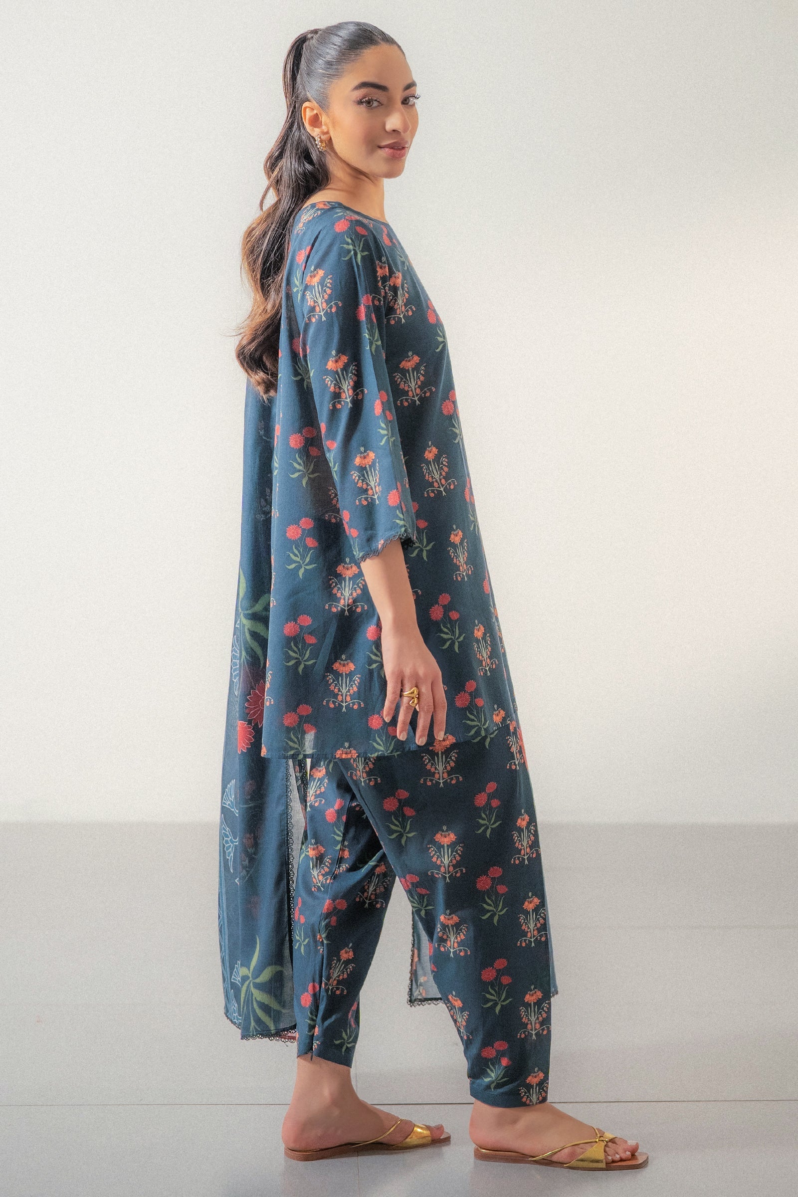 https://cdn.shopify.com/s/files/1/0568/3308/1529/files/U00668-BK0-7_f9a8a220-9df2-4a7c-bbc0-89e6444394c4.jpg?v=1762514012