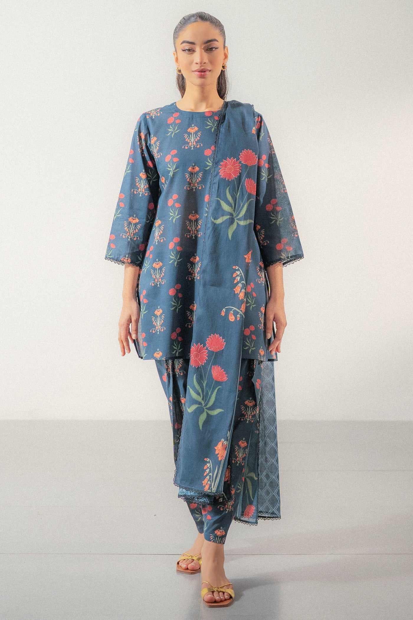 https://cdn.shopify.com/s/files/1/0568/3308/1529/files/U00668-BK0_ee28597f-4d6d-4b44-8d9c-74f1e15100ff.jpg?v=1762514012