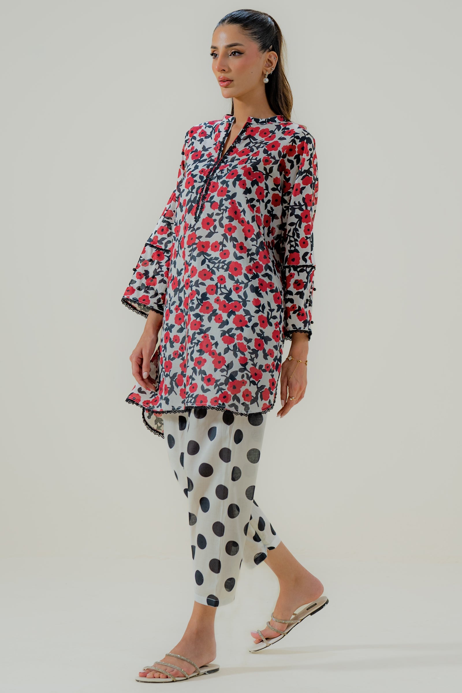 https://cdn.shopify.com/s/files/1/0568/3308/1529/files/U00765-WHT-1.jpg?v=1781246628