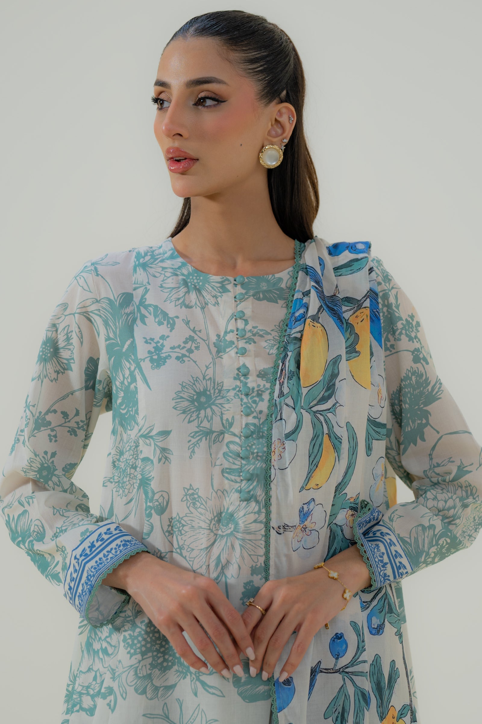 https://cdn.shopify.com/s/files/1/0568/3308/1529/files/U00769-WHT-2.jpg?v=1781247486