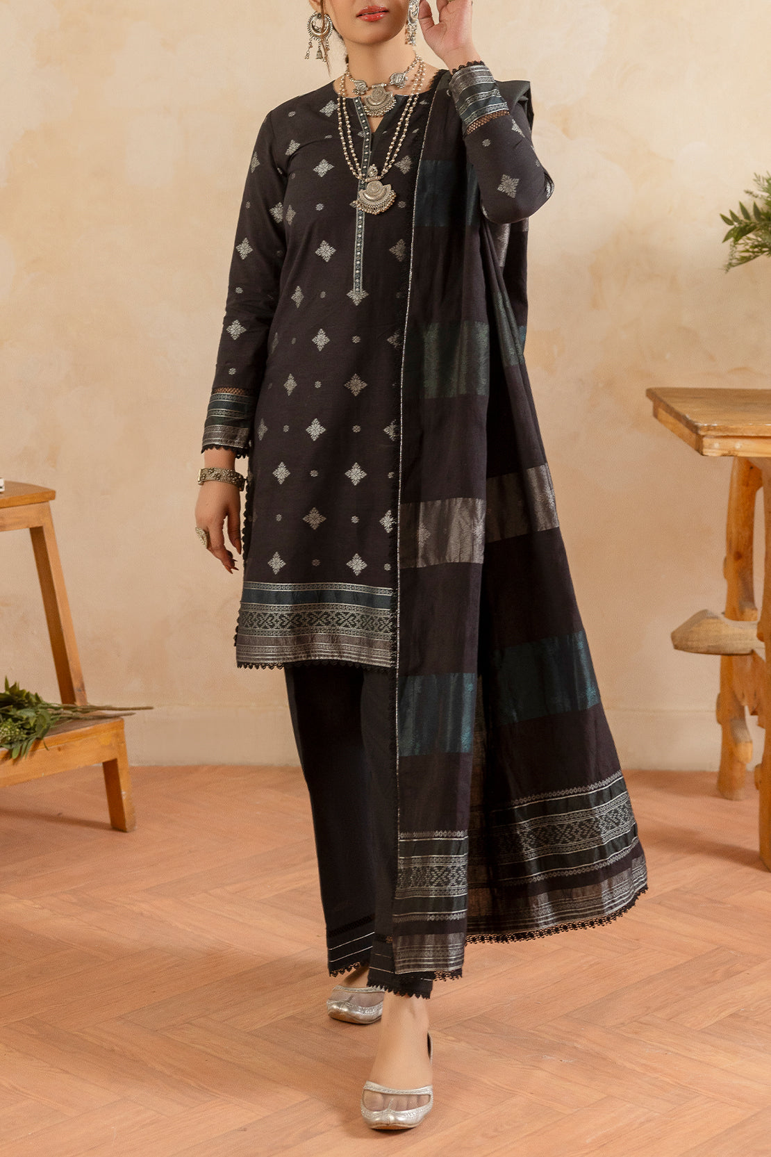 Unstitched Jacquard Cotton 3 Piece104827