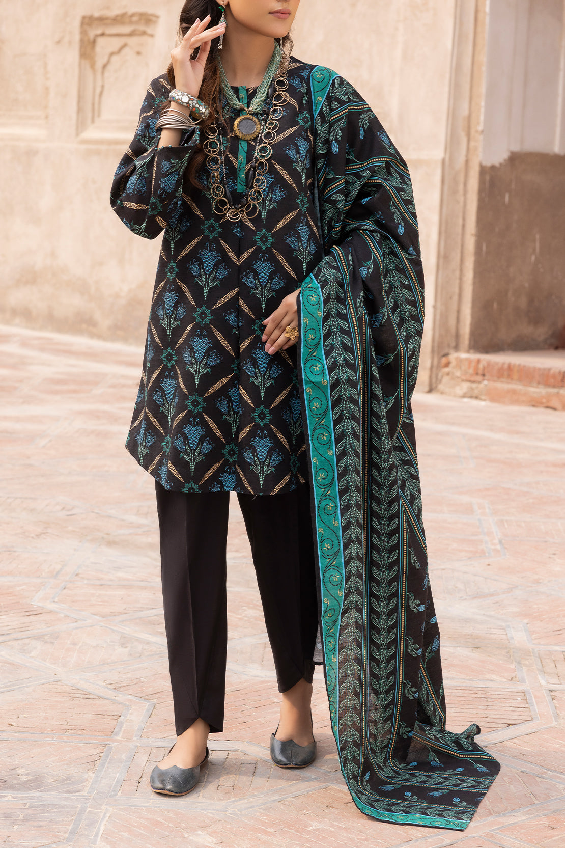 Unstitched Printed 3 Piece – in Lawn & Khaddar114103