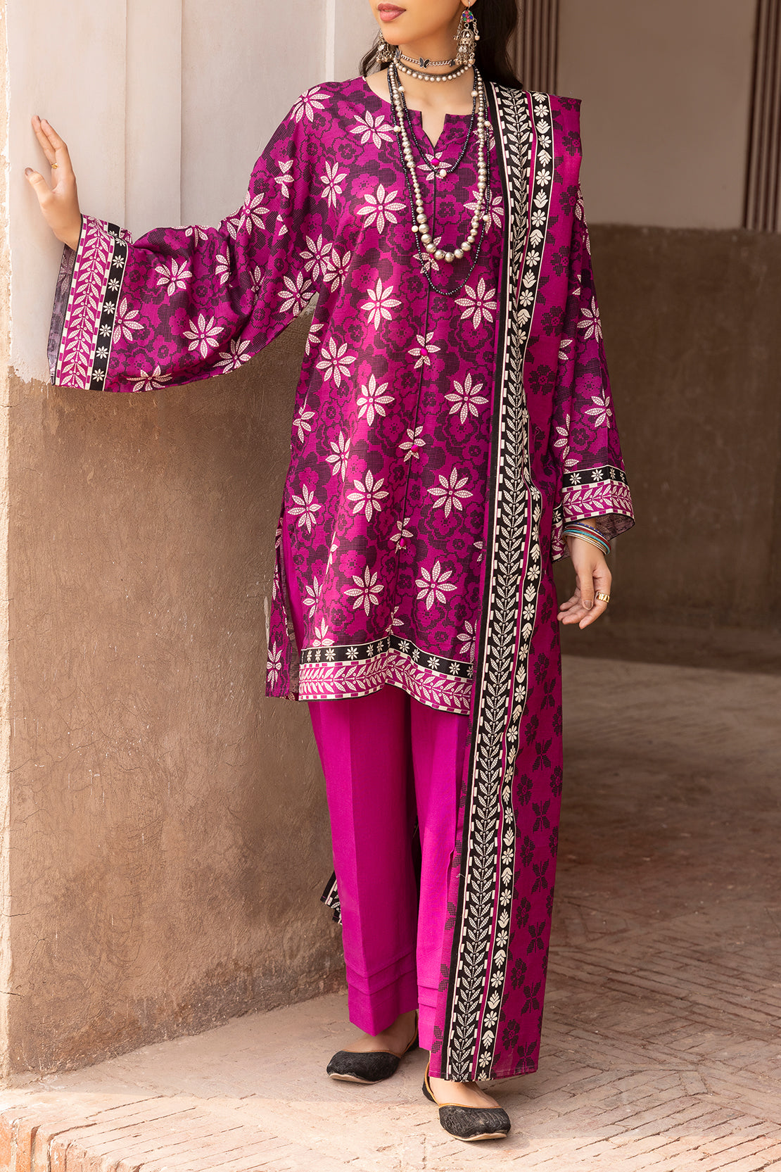 Unstitched Printed 3 Piece – in Lawn & Khaddar114109