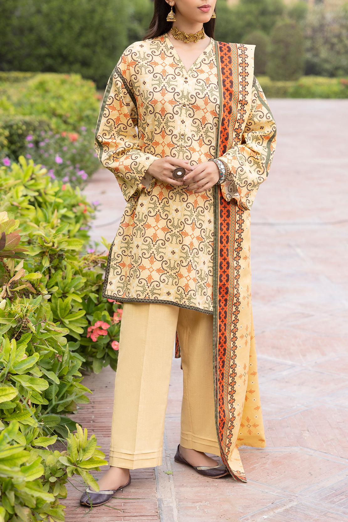 Unstitched Printed 3 Piece – in Lawn & Khaddar114111