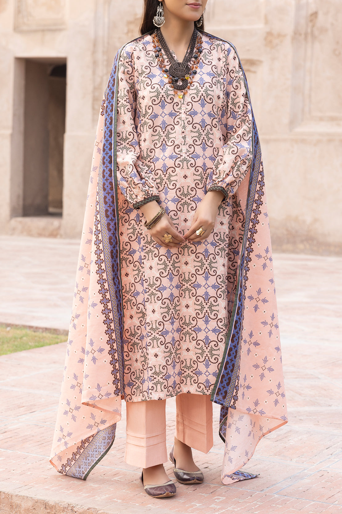 Unstitched Printed 3 Piece – in Lawn & Khaddar114112