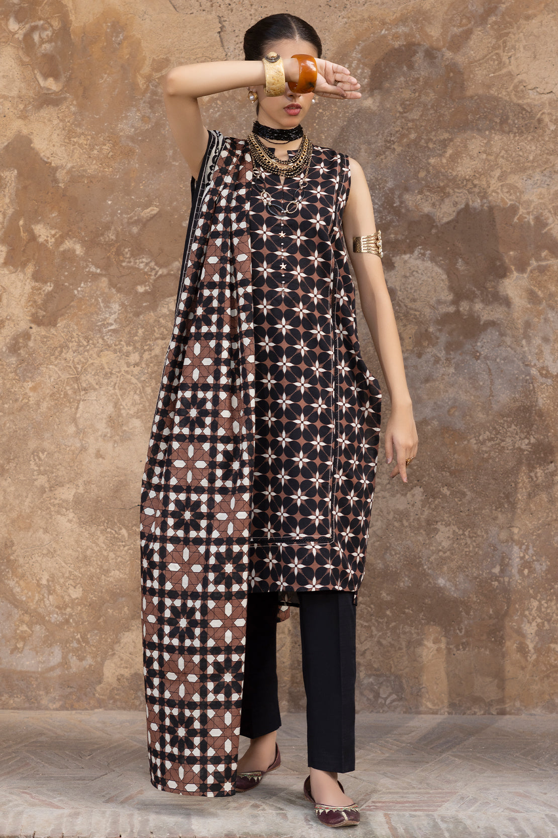 Unstitched Printed Warm Khaddar 3 Piece117042