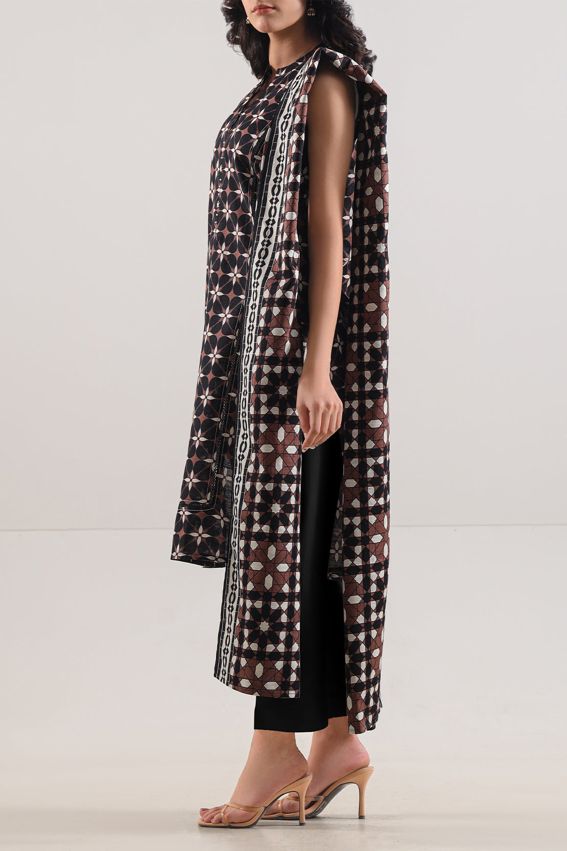 Unstitched Printed Cotton Khaddar 3 Piece117042