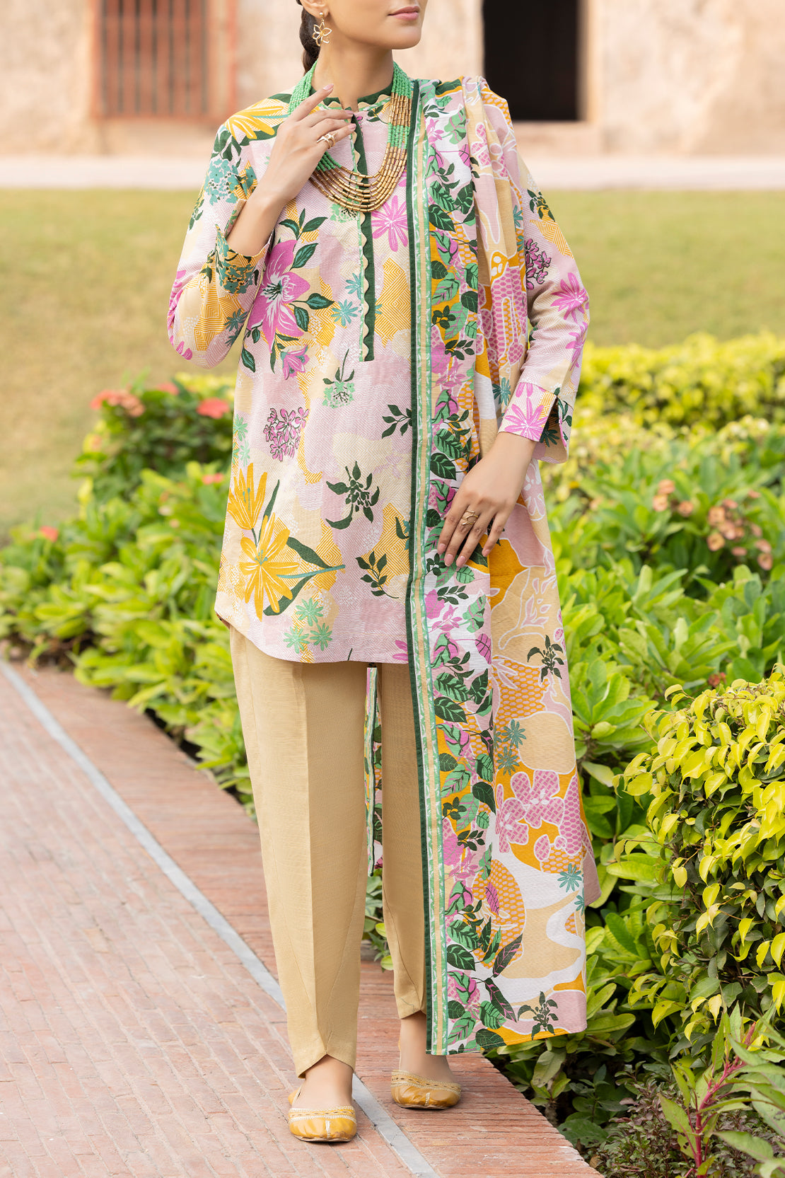 Unstitched Printed 3 Piece – in Lawn & Khaddar117048