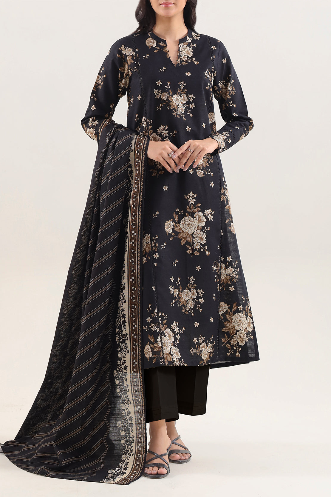 Unstitched Printed Warm Khaddar 3 Piece129801