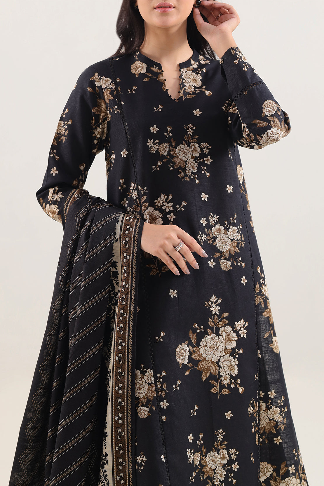 Unstitched Printed Warm Khaddar 3 Piece129801