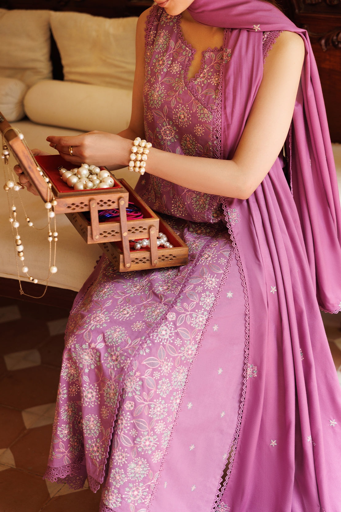 Unstitched Solid  Embroidered Arabic Linen 3 Piece115969