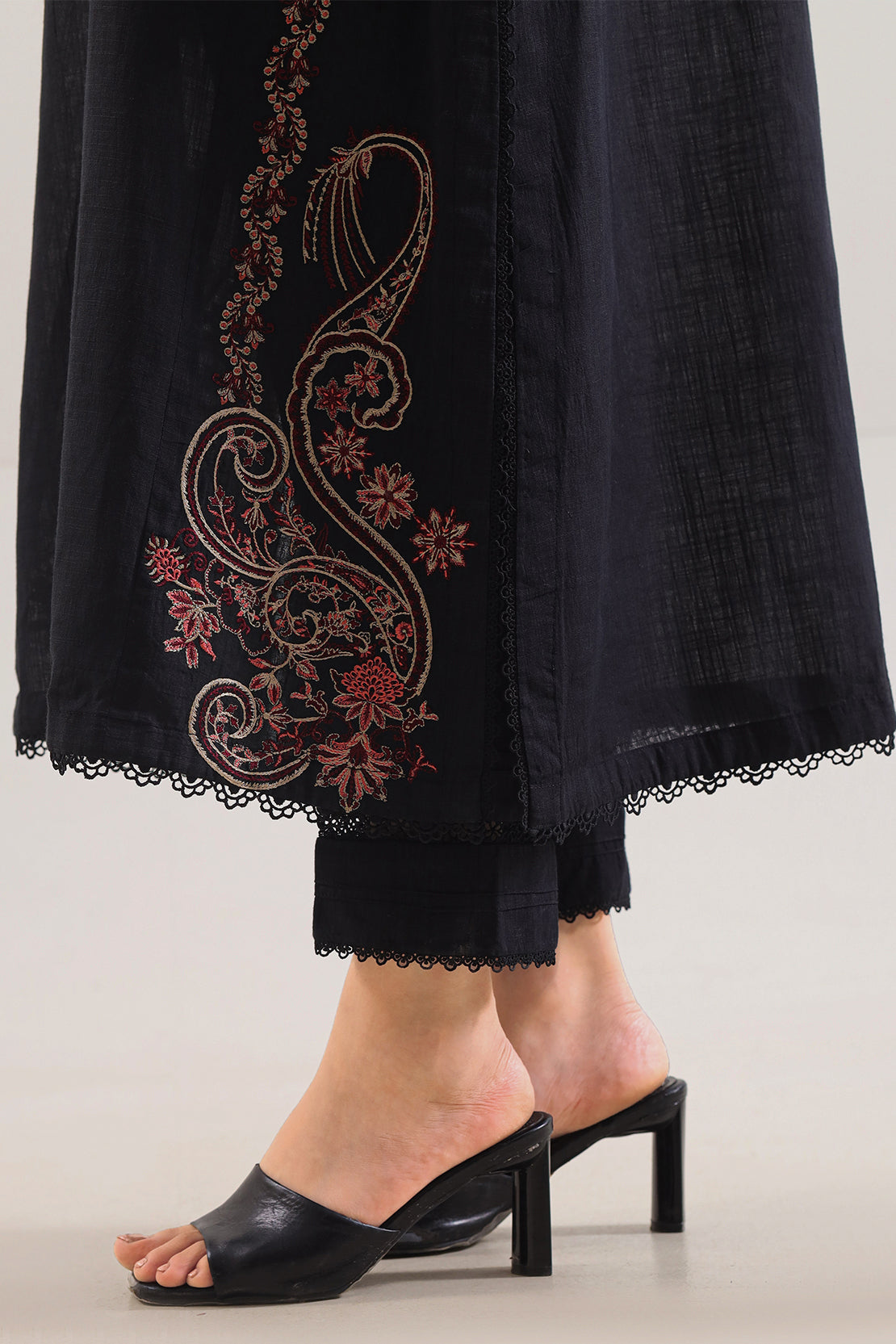 Unstitched Solid Embroidered Cotton Khaddar 3 Piece120612