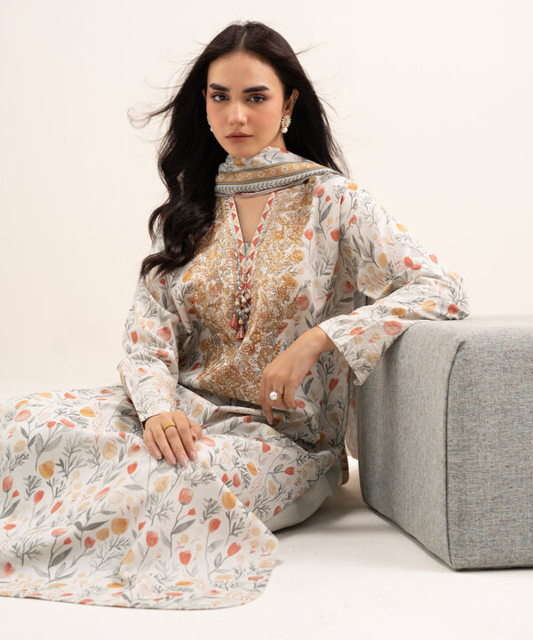 3 Piece - Embroidered Lawn Suit