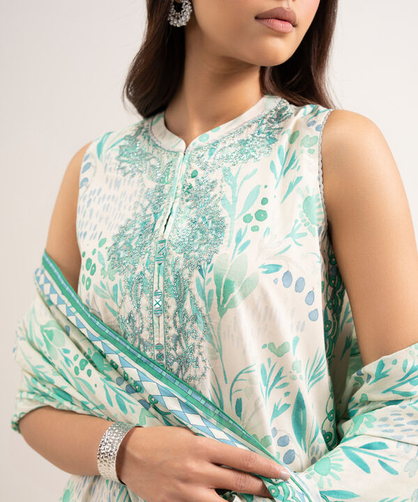 3 Piece - Embroidered Lawn Suit