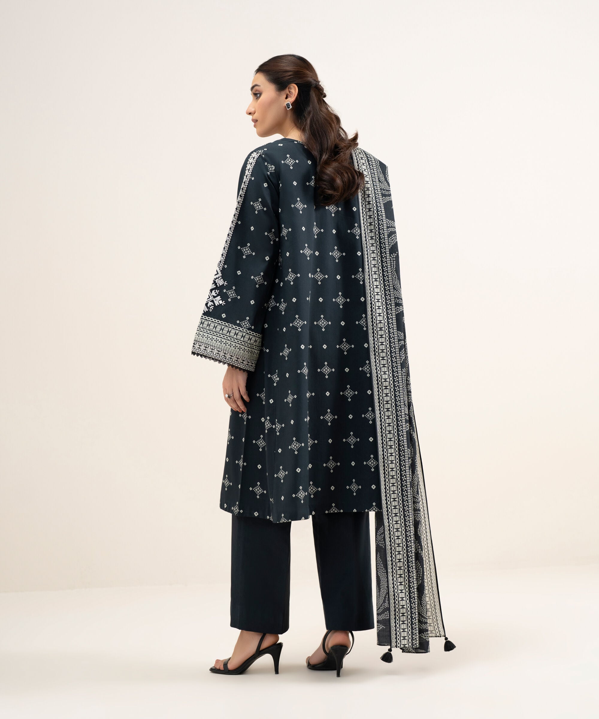 3 Piece - Embroidered Lawn Suit