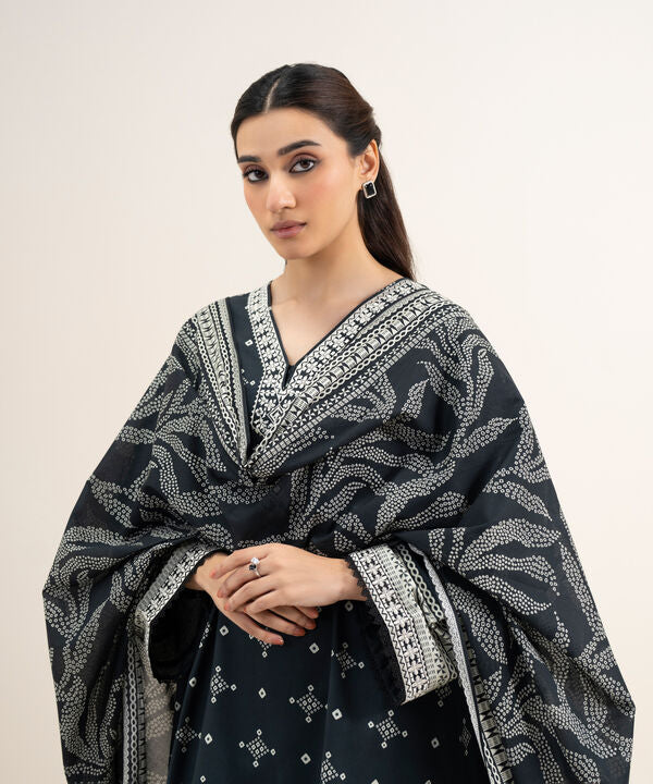 3 Piece - Embroidered Lawn Suit