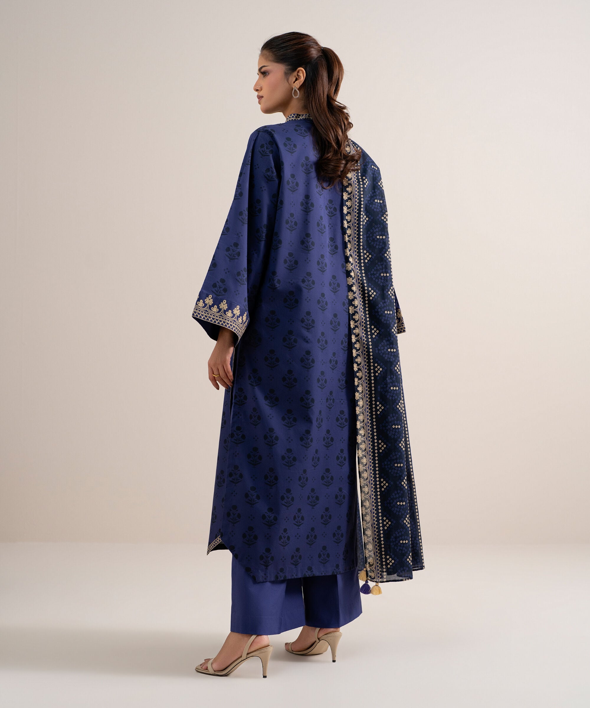 Unstitched 3 PC U3PDDS26V634