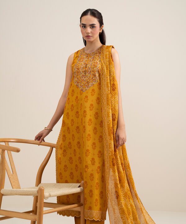 3 Piece - Embroidered Lawn Suit