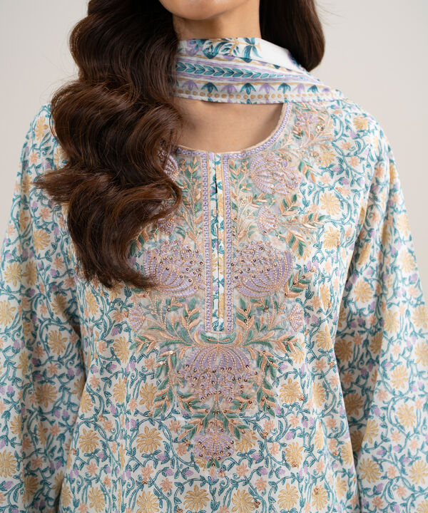 3 Piece - Embroidered Lawn Suit