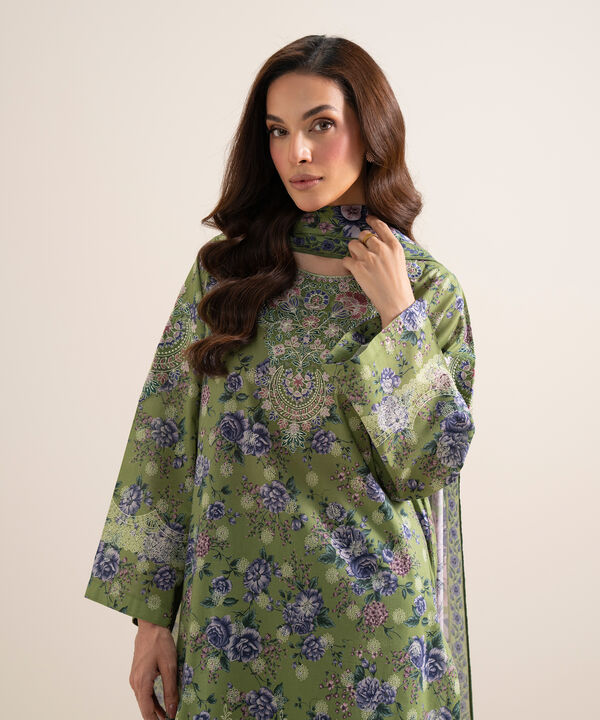 3 Piece - Embroidered Lawn Suit
