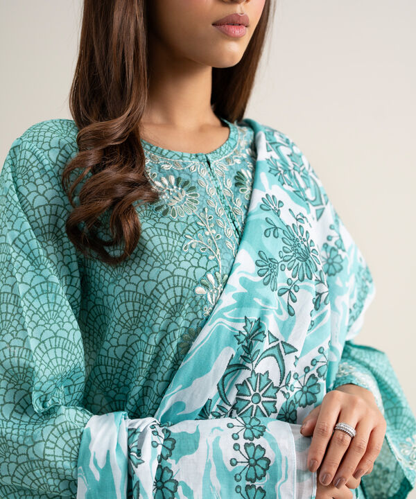 3 Piece - Embroidered Lawn Suit