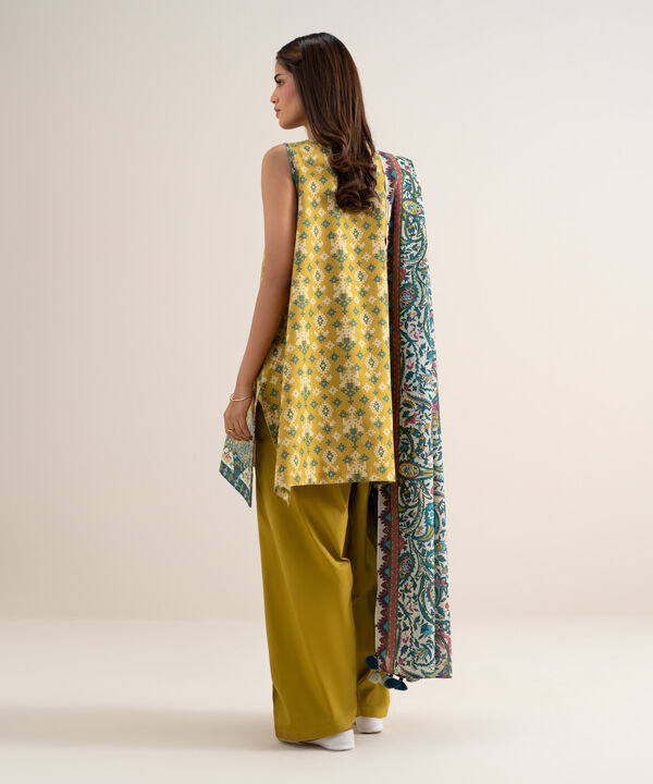 3 Piece - Embroidered Lawn Suit
