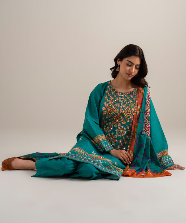 3 Piece - Embroidered Lawn Suit