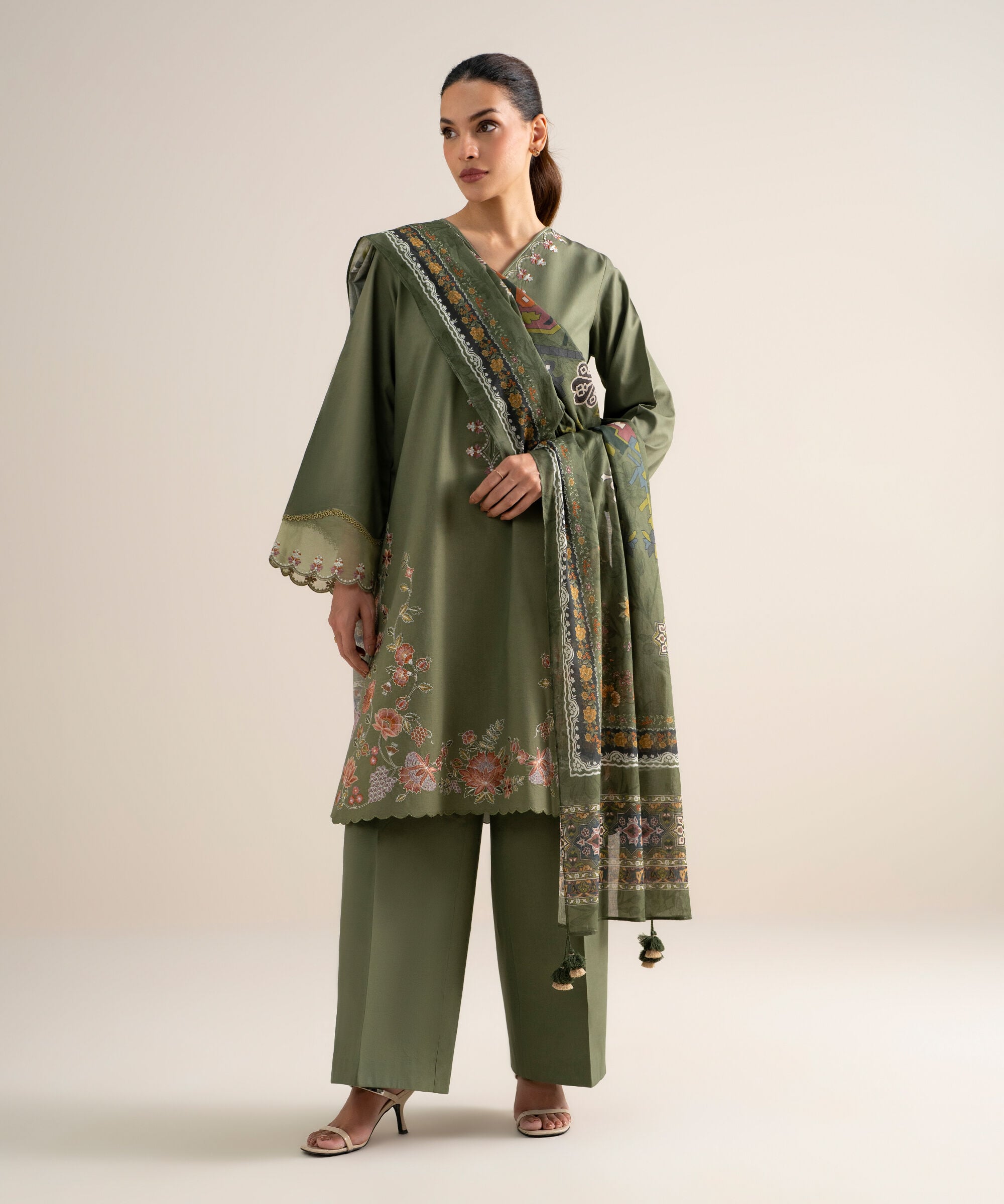 3 Piece - Embroidered Lawn Suit U3PEADD26V16
