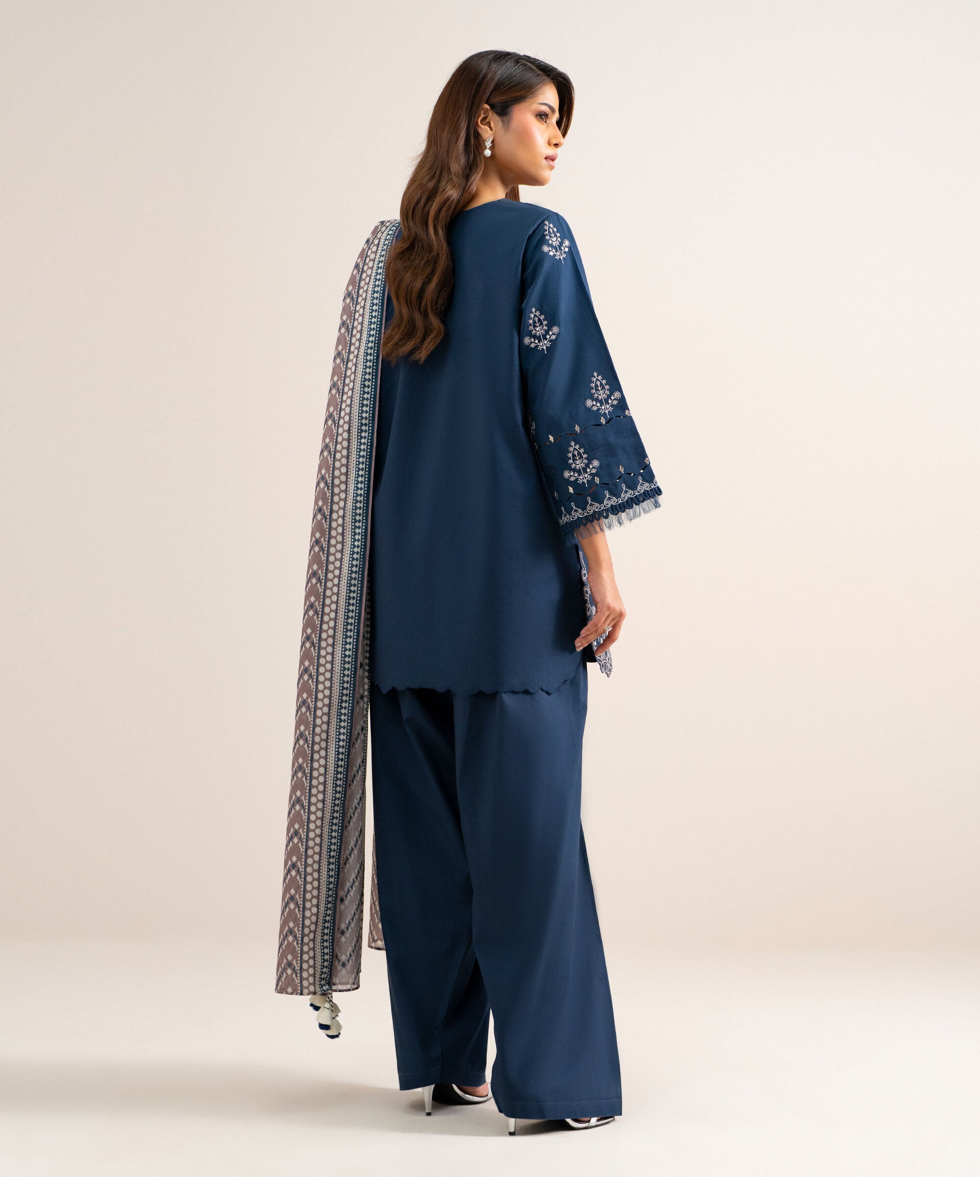 3 Piece - Embroidered Lawn Suit U3PEADD26V18