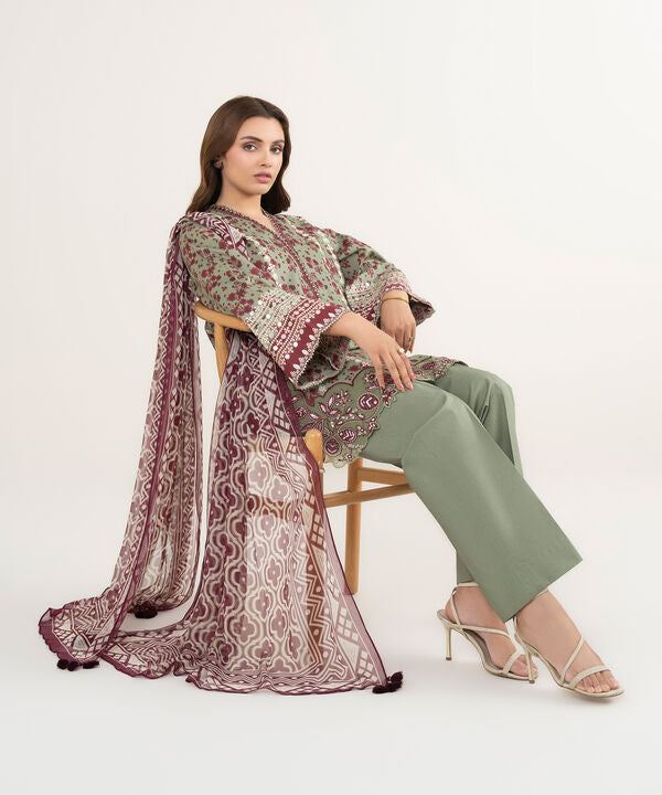 3 Piece - Embroidered Lawn Suit