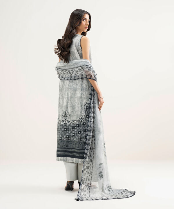 3 Piece - Embroidered Lawn Suit