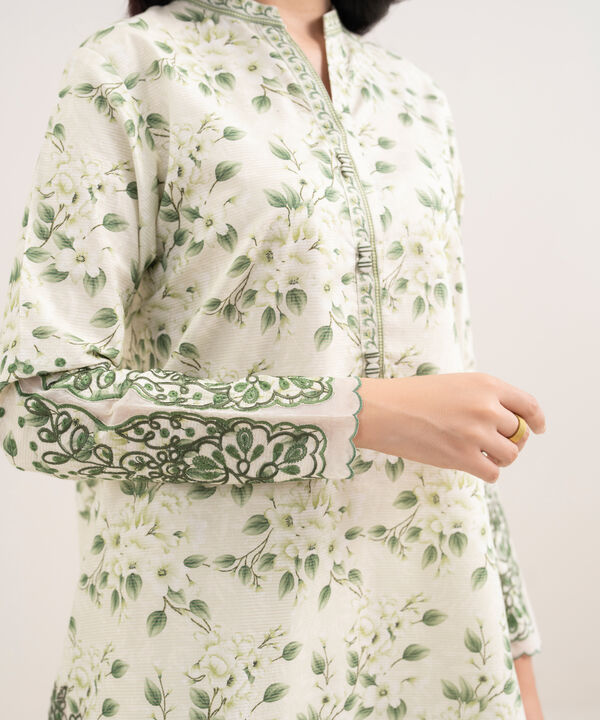 3 Piece - Embroidered Zari Lawn Suit